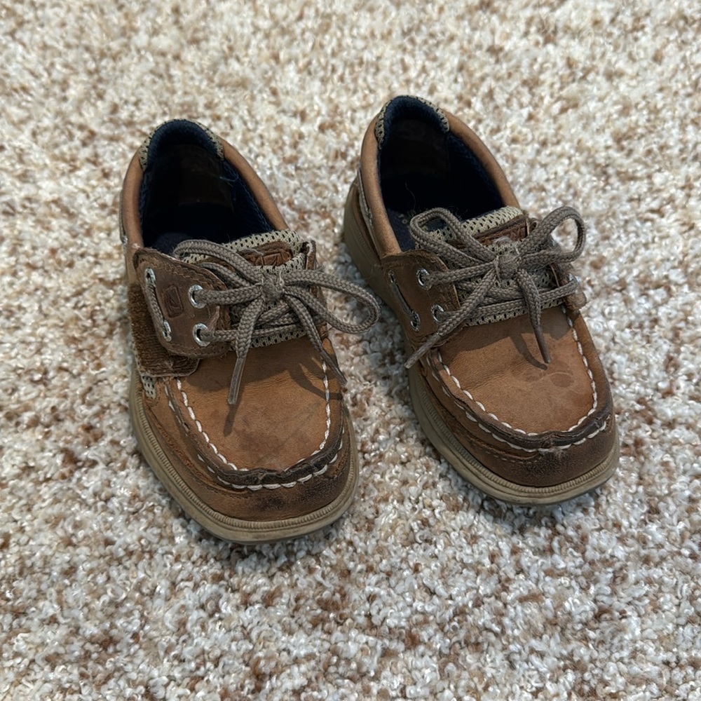 Sperry’s toddler boat shoes size 7.5